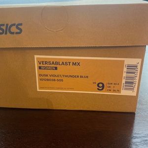 ASICS versablast MX size 9 NIB